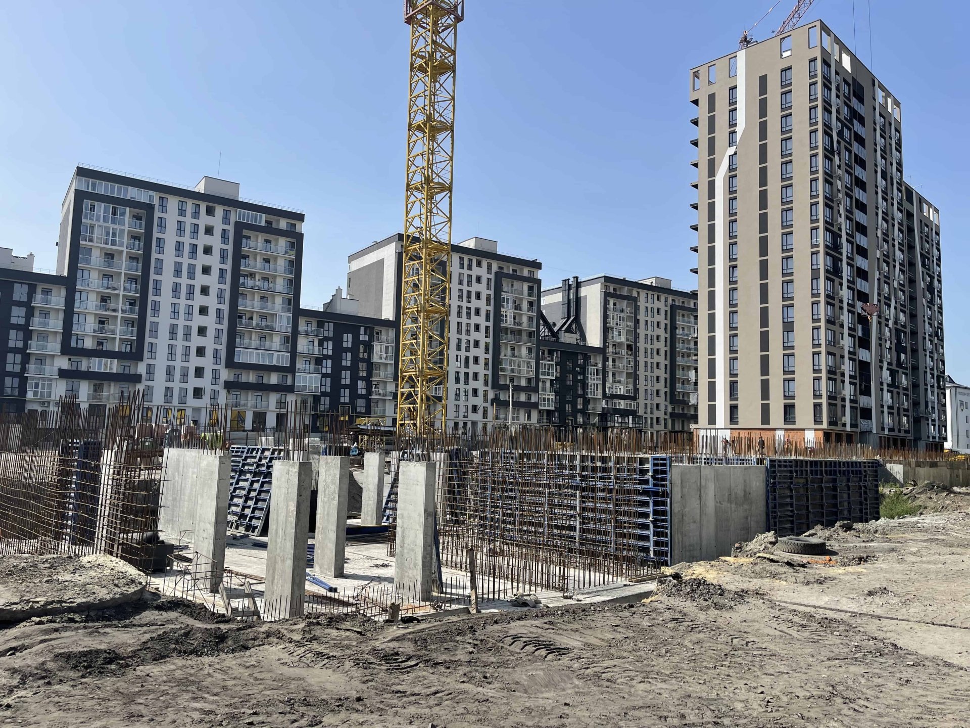 Вересень 2023