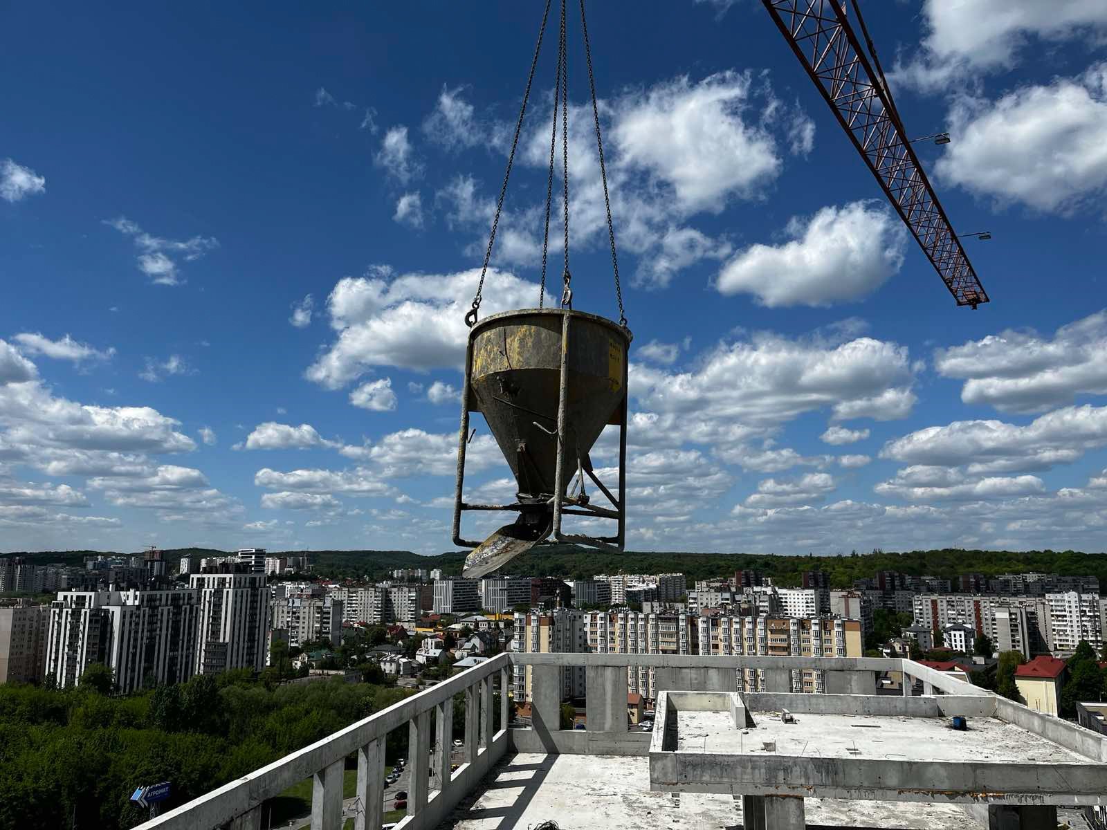Травень 2022